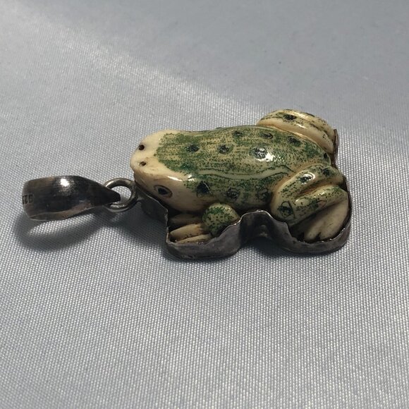 Hand painted, Hand Carved Bone Frog in Sterling Silver Setting Pendant - Natural - Picture 5 of 6